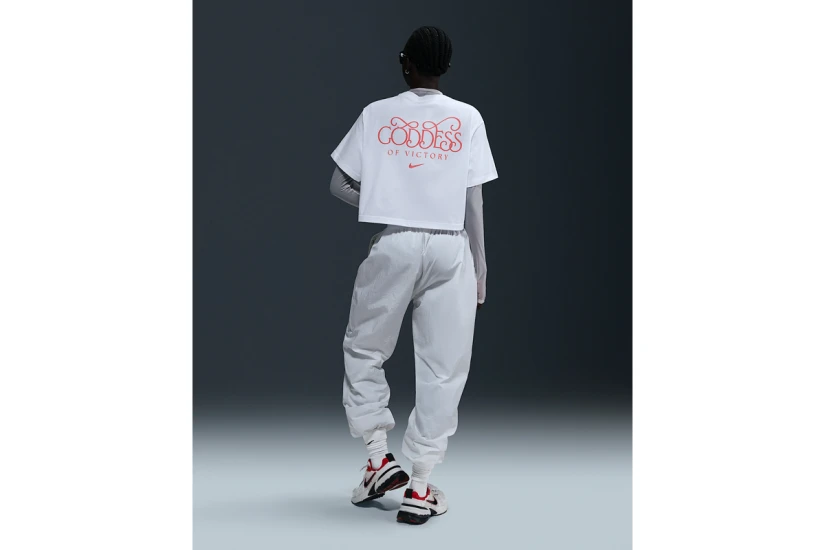Nike Sportswear Γυναικείο Cropped Κοντομάνικο T-Shirt Λευκό
