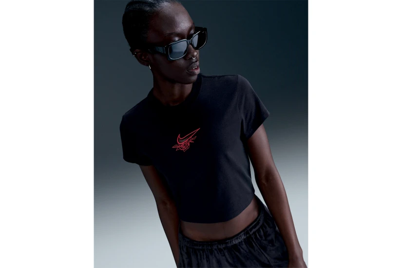 Nike Sportswear Chill Knit Γυναικείο Κοντομάνικο Crop Top Μαύρο