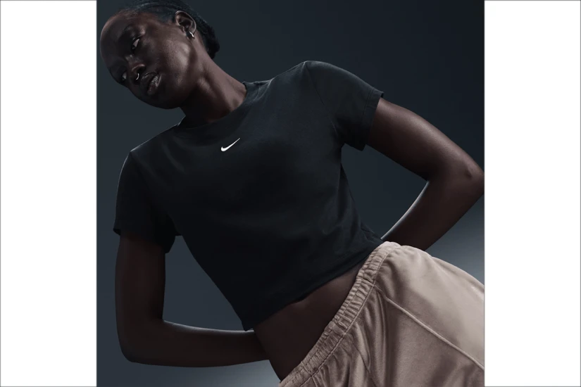 Nike Sportswear Chill Knit Cropped Γυναικείο Κοντομάνικο T-Shirt Μαύρο