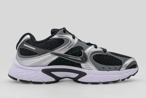 Nike V5 Rnr Sneakers (HJ5228 004)