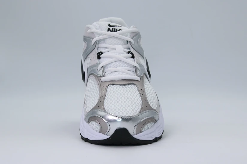 Nike V5 RNR Ανδρικά Sneakers Λευκά, Ασημί, Γκρι Ανοιχτό, Μαύρα