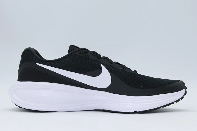 Nike Revolution 8 Ανδρικά Αθλητικά Παπούτσια για Τρέξιμο Μαύρα, Λευκά