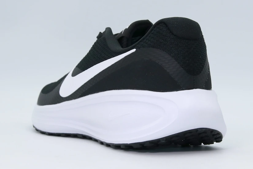 Nike Revolution 8 Ανδρικά Αθλητικά Παπούτσια για Τρέξιμο Μαύρα, Λευκά