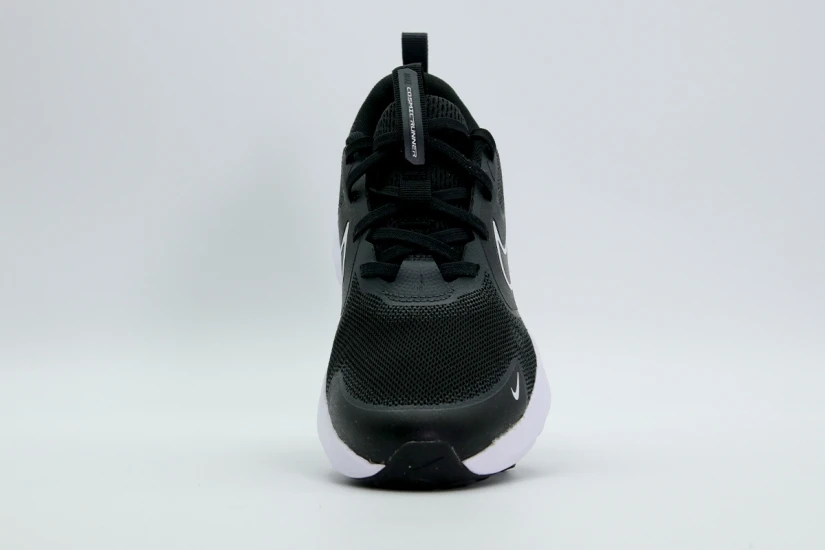 Nike Cosmic Runner Αθλητικά Παπούτσια για Τρέξιμο Μαύρα, Λευκά