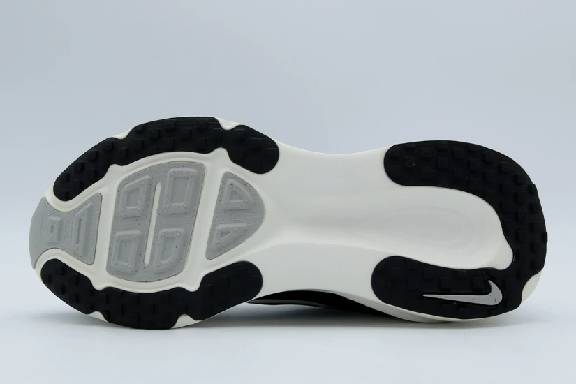Nike Vomero 18 Ανδρικά Αθλητικά Παπούτσια για Τρέξιμο Μαύρα, Λευκά