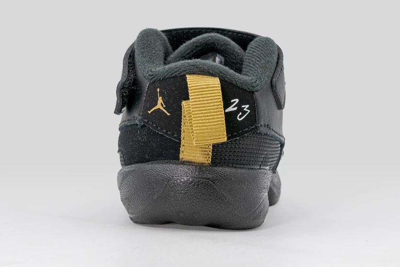 Jordan Max Aura 7 Βρεφικά Sneakers Μαύρα