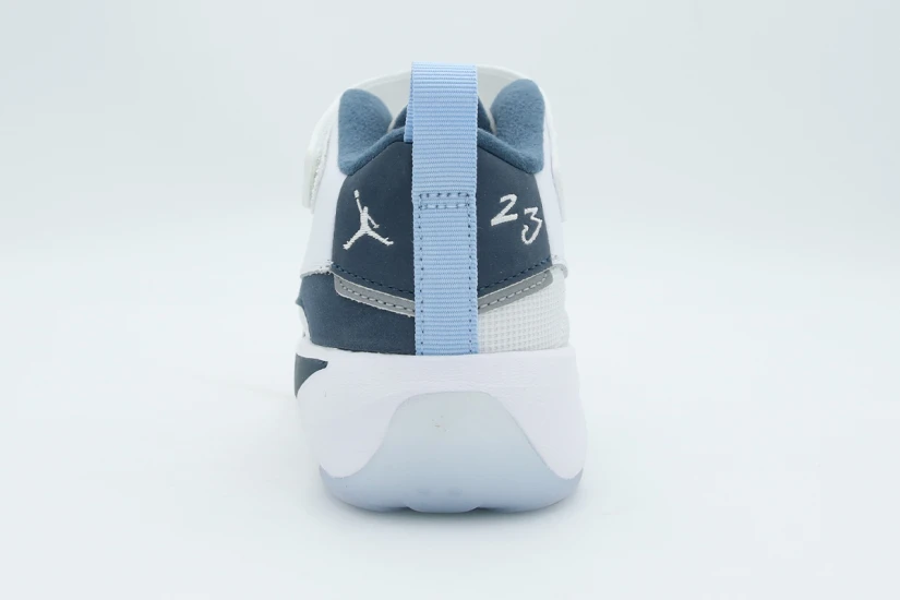 Jordan Max Aura 7 Παιδικά Sneakers Λευκά, Ραφ