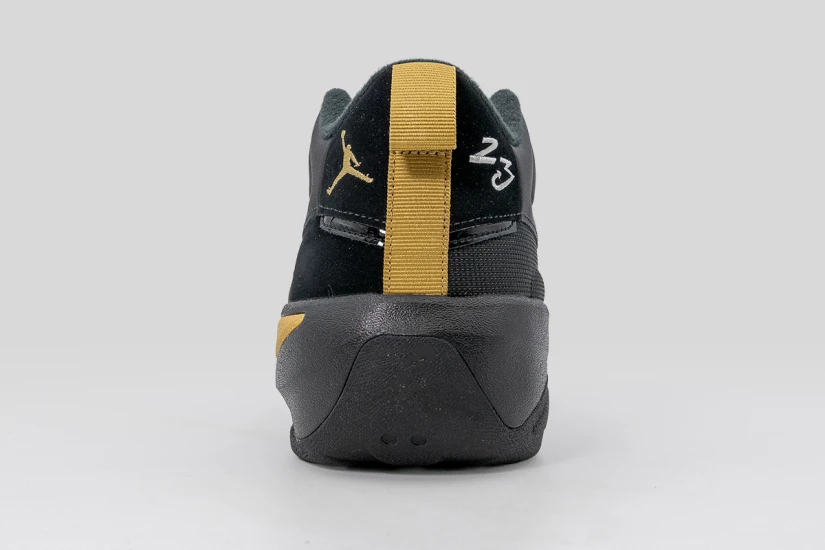 Jordan Max Aura 7 Ανδρικά Sneakers Μαύρα, Χρυσά