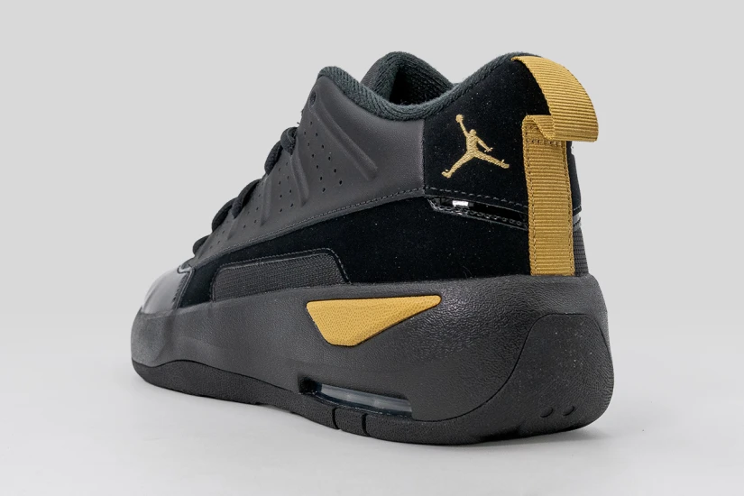 Jordan Max Aura 7 Ανδρικά Sneakers Μαύρα, Χρυσά