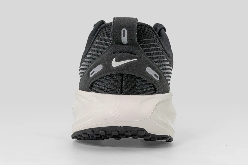 Nike Vomero 18 Αθλητικά Παπούτσια για Τρέξιμο Μαύρα, Εκρού