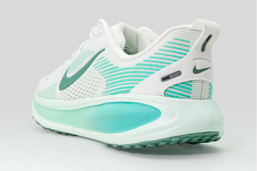 Nike Vomero 18 Αθλητικά Παπούτσια για Τρέξιμο Λευκά, Μέντα, Γαλάζια