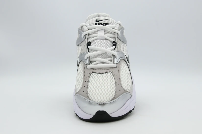 Nike V5 Rnr Sneakers (HQ6411 100)