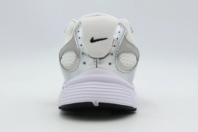 Nike V5 Rnr Sneakers (HQ6411 100)