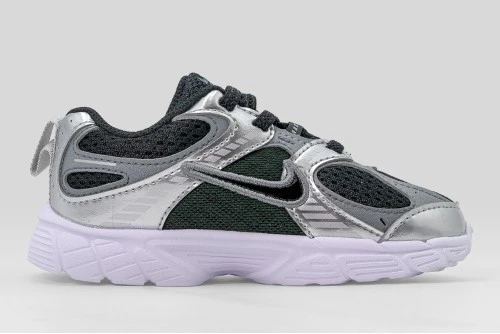 Nike V5 Rnr Sneakers (HQ6413 001)