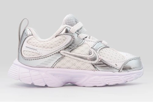 Nike V5 Rnr Sneakers (HQ6413 103)