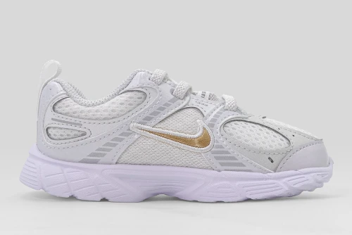 Nike V5 Rnr Sneakers (HQ6413 104)