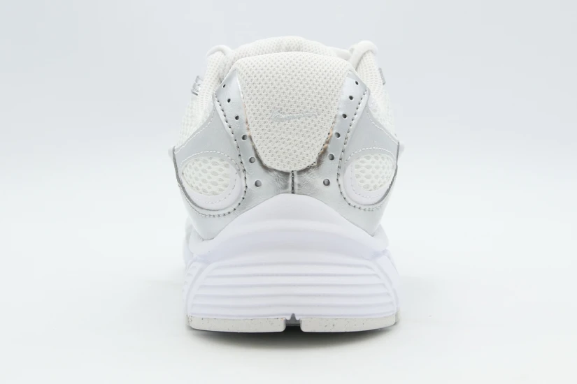 Nike V5 Rnr Sneakers (HQ7901 112)