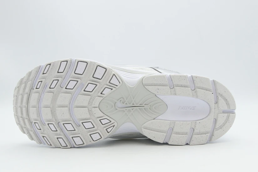 Nike V5 Rnr Sneakers (HQ7901 112)