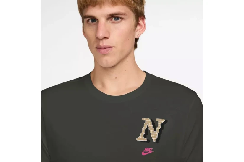 Nike Sportswear Club Neo Varsity Ανδρικό Κοντομάνικο T-Shirt Χακί