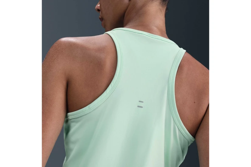 Nike Tempo Swoosh Run Dri-FIT Γυναικεία Αμάνικη Μπλούζα