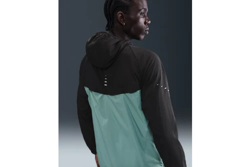 Nike Stride Repel Uv Running Μπουφάν Αντιανεμικό Ανδρικό (HV4548 014)