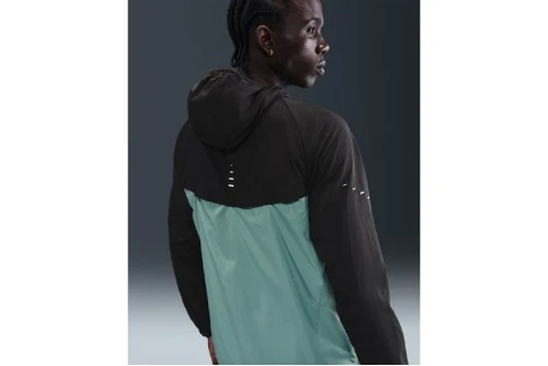 Nike Stride Repel Uv Running Μπουφάν Αντιανεμικό Ανδρικό (HV4548 014)