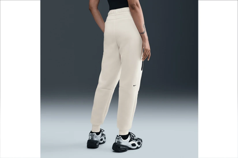 Nike Sportswear Tech Fleece Γυναικείο Παντελόνι Φόρμας Εκρού, Μαύρο