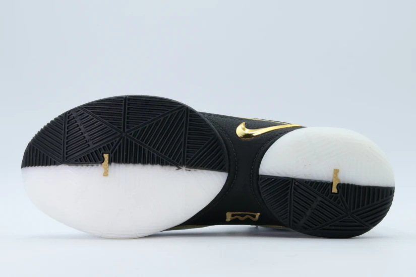 Nike Lebron XXII "Mogul" Μπασκετικά Παπούτσια Μαύρα, Λευκά, Χρυσά
