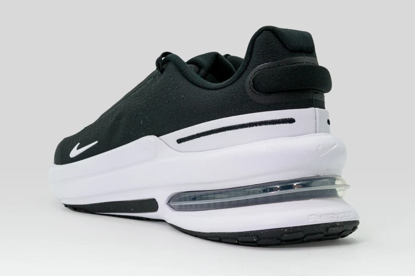Nike Air Zoom Upturn SC Ανδρικά Sneakers Μαύρα, Λευκά