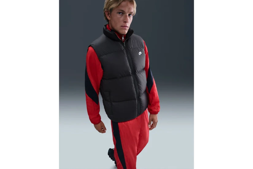 Nike Sportswear Club Therma-Fit Ανδρικό Αμάνικο Μπουφάν Μαύρο