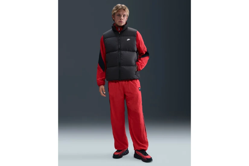 Nike Sportswear Club Therma-Fit Ανδρικό Αμάνικο Μπουφάν Μαύρο