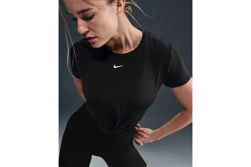 Nike One Classic Dri-Fit Γυναικείο Κοντομάνικο T-Shirt Κρουαζέ Μαύρο
