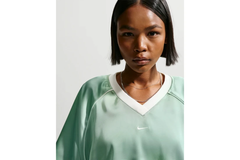Nike Sportswear Oversized Satin Γυναικείο Κοντομάνικο T-Shirt Βεραμάν, Εκρού