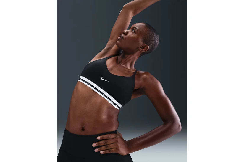 Nike Indy Dri-FIT Γυναικείο Μπουστάκι Λευκό, Μαύρο
