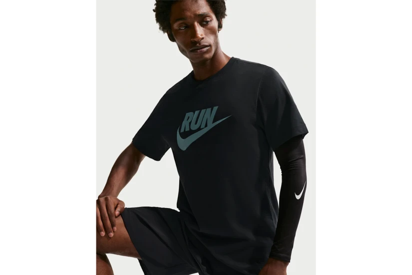 Nike Dri-FΙΤ Ανδρικό Κοντομάνικο T-Shirt Μαύρο, Φυστικί