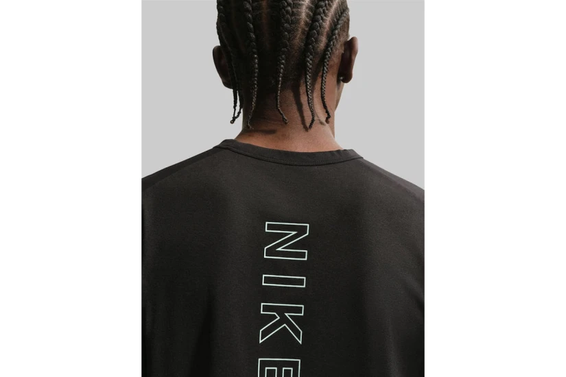 Nike Sportswear City Side Dri-FIT Ανδρικό Κοντομάνικο T-Shirt Μαύρο, Βεραμάν