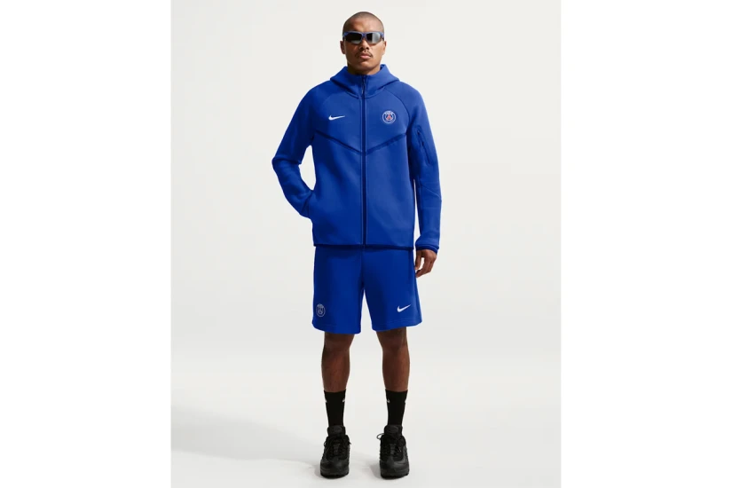 Nike Paris Saint-Germain Tech Fleece Windrunner Ανδρική Ζακέτα με Κουκούλα Ρουά, Μαύρη