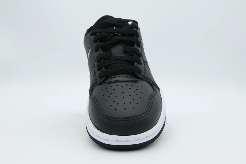 Jordan Court Connect Low Sneakers Μαύρα, Λευκά