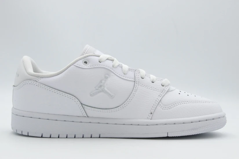 Jordan Court Connect Low Gs (IQ6016 100)