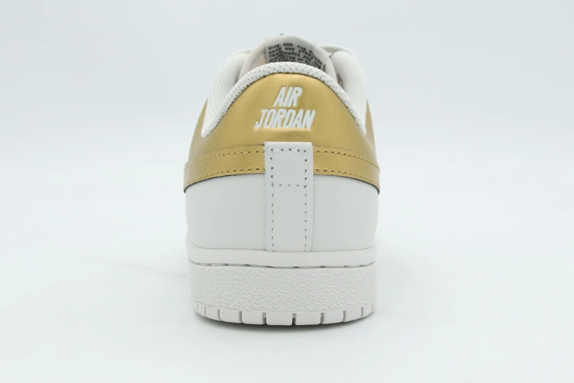 Jordan Air Skyline Low Γυναικεία Sneakers Λευκά, Χρυσά