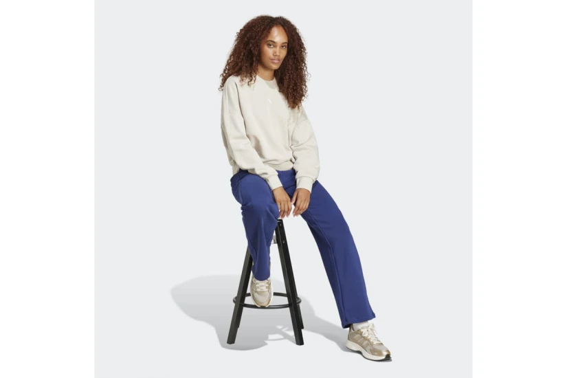 Adidas Essentials Feelcozy Γυναικεία Μπλούζα με Λαιμόκοψη Εκρού