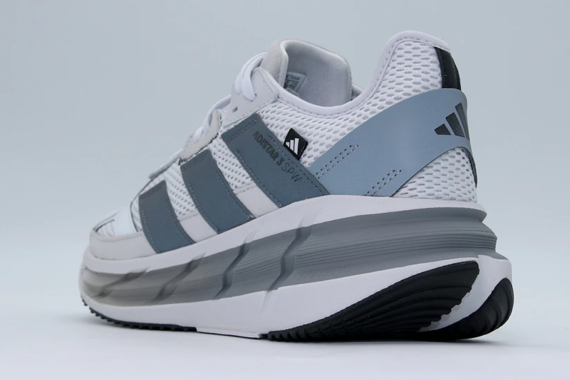 Adidas Performance Adistar 3 Sportswear Ανδρικά Sneakers Λευκά, Γκρι