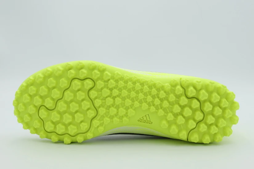 Adidas Performance F50 Club Turf Παιδικά Ποδοσφαιρικά Παπούτσια με Σχάρα Κίτρινο Φλούο, Λευκά, Μαύρα