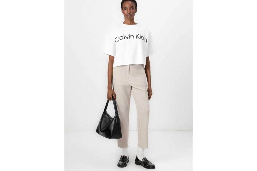 Calvin Klein Boxy Logo Graphic Γυναικείο Κοντομάνικο Crop T-Shirt Λευκό