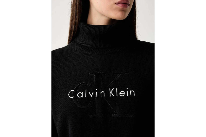 Calvin Klein Ls Logo Tneck Pullover (LV047H329G UB1)