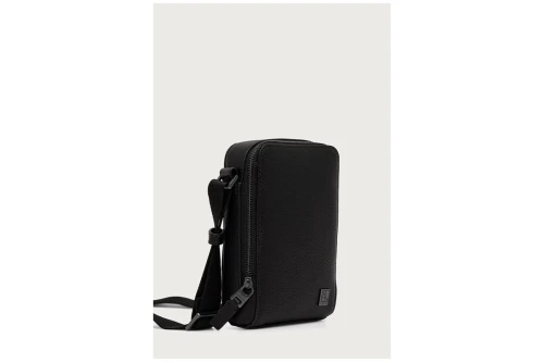 Calvin Klein Emblem Hardware Τσαντάκι Κινητού Χιαστί-Ωμου (LV04D1285G UB1)