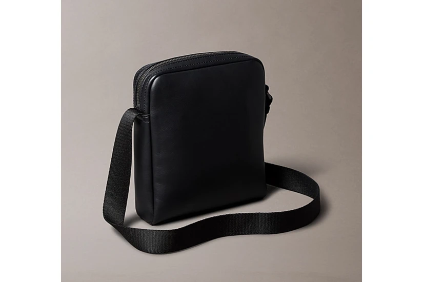 Calvin Klein Embossed Monogram Logo Τσαντάκι Χιαστί - Ώμου Μαύρο