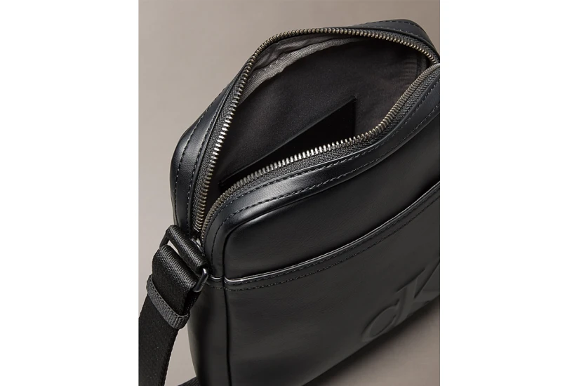 Calvin Klein Embossed Monogram Logo Τσαντάκι Χιαστί - Ώμου Μαύρο
