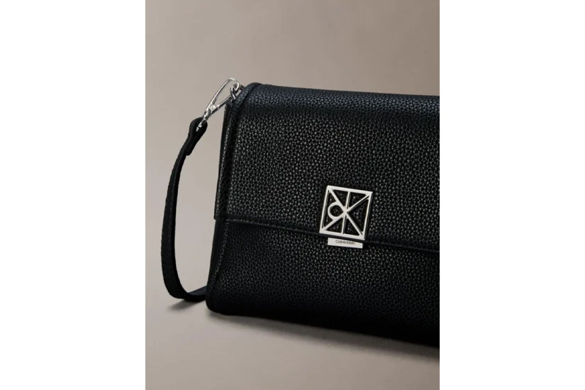 Calvin Klein Pebble Grain Γυναικεία Τσάντα Ώμου - Χειρός Μαύρη
