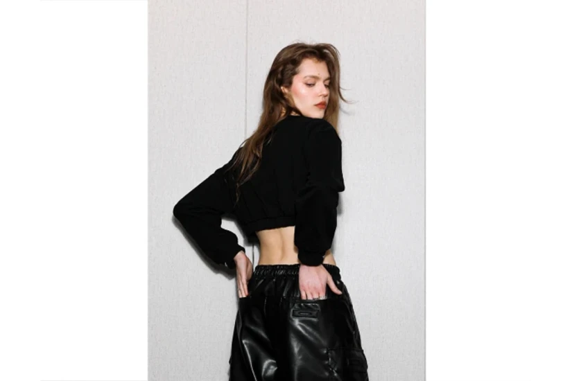 MWM Γυναικείο Cropped Φούτερ Μαύρο